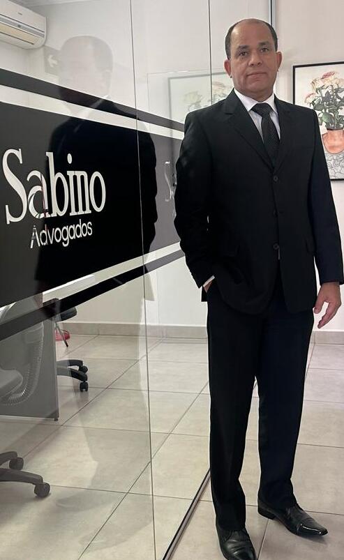 Dr. Ailton Sabino